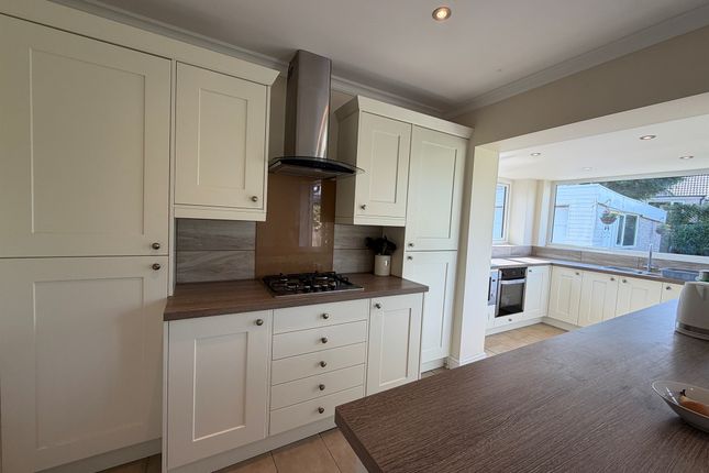 16, Broadley Avenue, Halifax photo 5