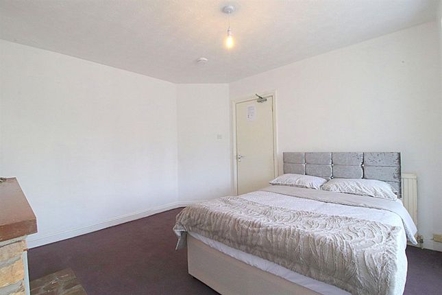 Thumbnail Room to rent in Eugster Avenue, Kempston, Bedford