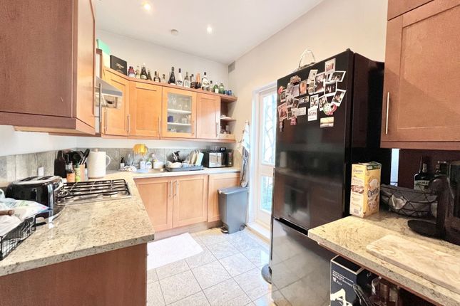 33c Clifton Gardens, London photo 2