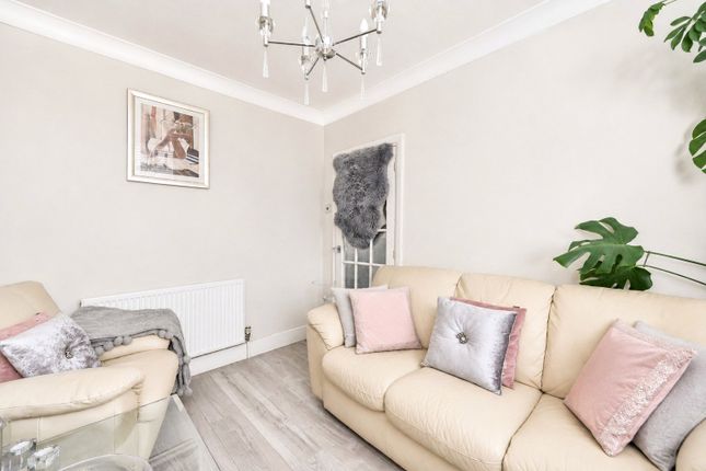 134, Stewart Road, London photo 3