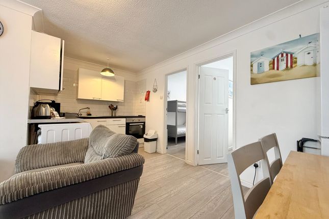 96, Belle Aire Beach Road, Great Yarmouth photo 4