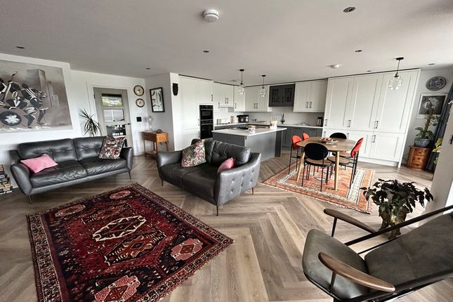 1, Madoc Cove, Apt 1,, 179 Marine Drive, Rhos on Sea photo 4