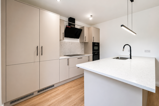 42 Granville Road, Luton photo 2
