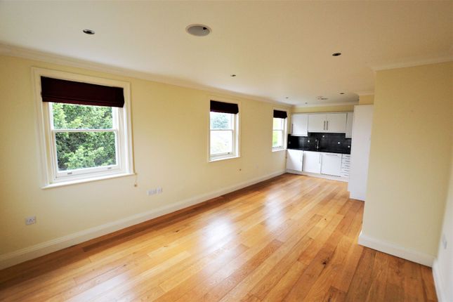 10 Ashtead Lodge, Ashtead photo 2