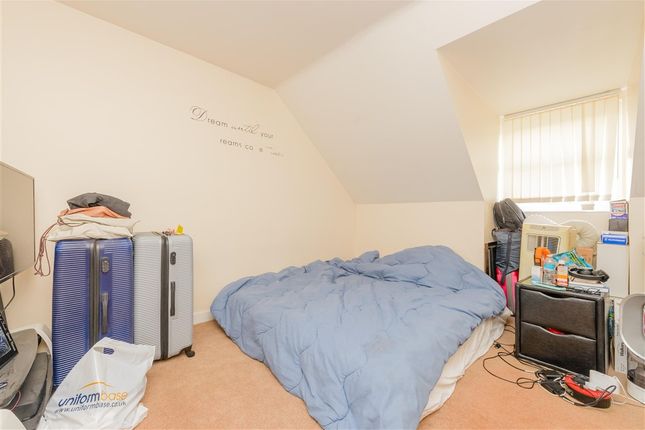 Shanklin Close Walderslade, Chatham photo 4