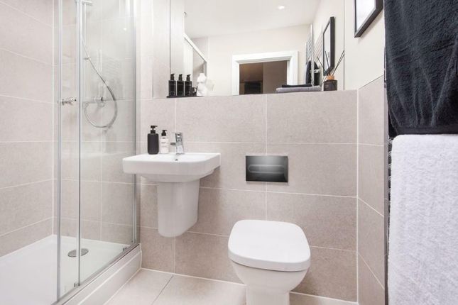 Flat for sale in Rundell Crescent, London
