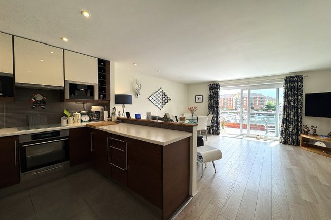 3, Squire Court, Swansea photo 2
