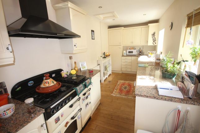 Terraced house to rent in Granville Terrace, Otley