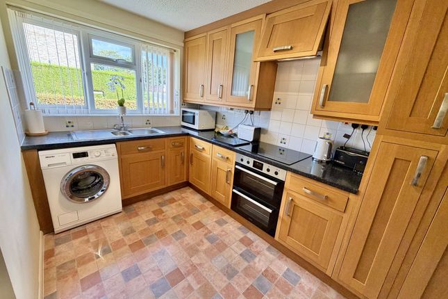 242, Lower Fairmead Road, Yeovil photo 2