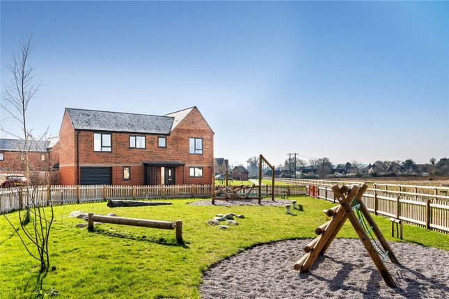 3, Hornbeam Way, Surrey photo 4