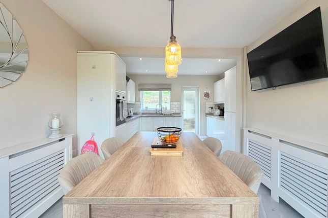 1 Heol Tynton, Bridgend photo 4