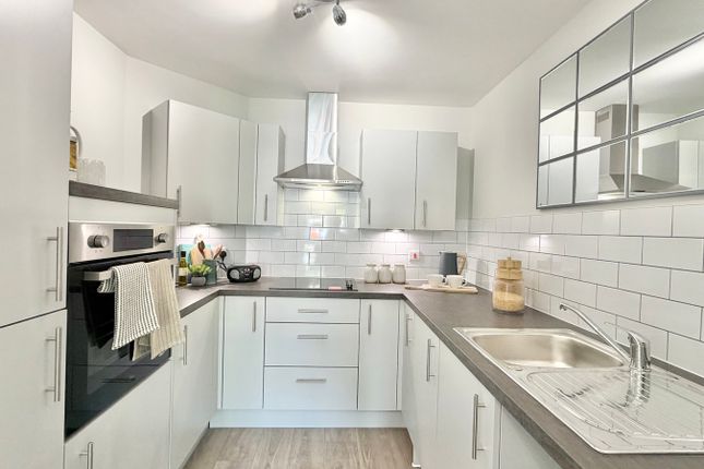 2 Saxon Lodge, Barnhorn Road, Bexhill-on-Sea photo 4