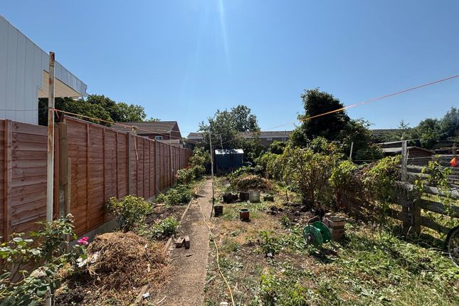 00, Blundell Road, Edgware photo 5