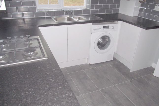 9, Whitby Drive, Reading photo 4