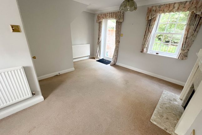 6, Millstream Close, Wimborne photo 3
