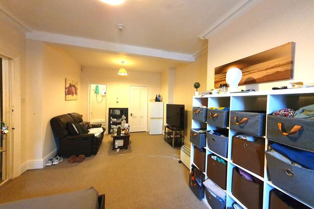 Shared accommodation for sale in Crofton Park, Yeovil