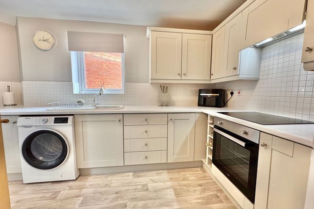 Flat 2, 9 Marigold Walk, Nuneaton photo 2