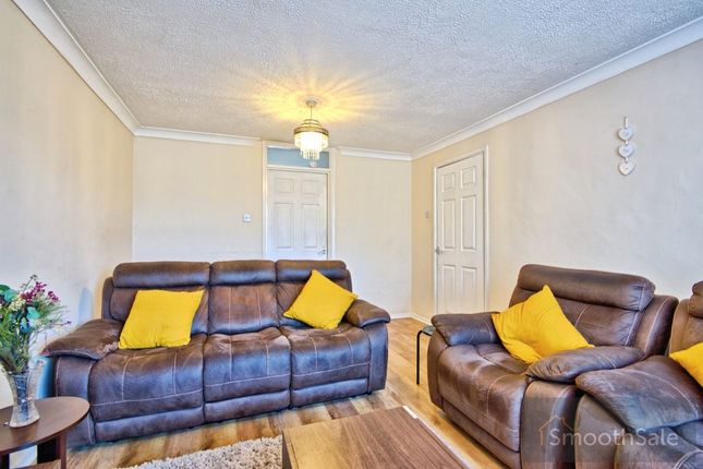 25, Carolines Close, Southend-on-sea photo 3