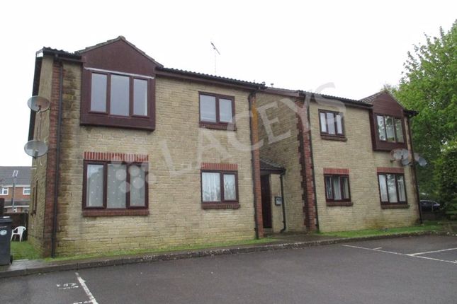 Thumbnail Flat to rent in Hillingdon Court, Yeovil