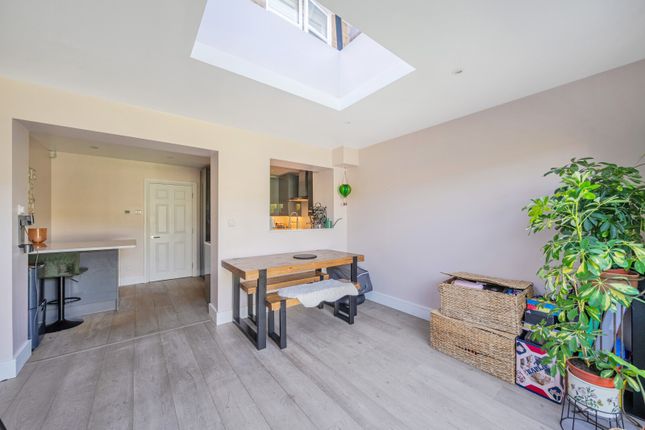 14, Riverview Gardens, Cobham photo 4