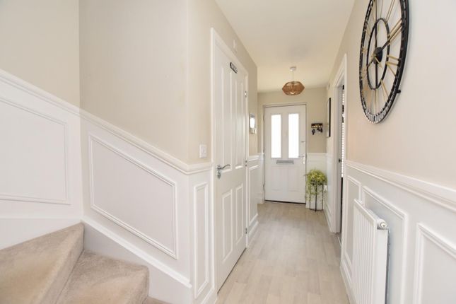 26, Lake Drive, Hythe photo 4