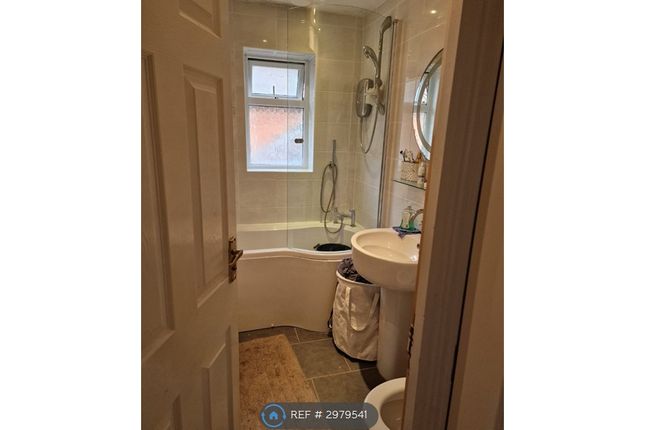 Goldcrest Close, Luton photo 5