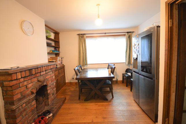 64, Stratford Road, SALISBURY photo 4