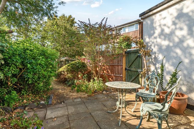 331, Stoughton Road, Surrey photo 4