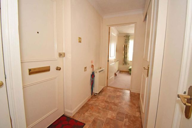 Flat for sale in Dove Gardens, Park Gate, Southampton