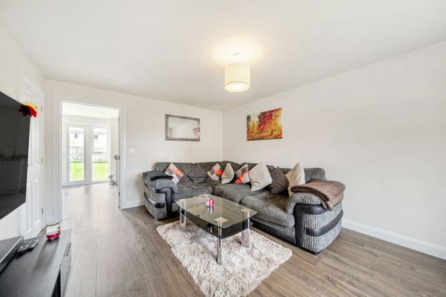 33, Bradfield Avenue, Leeds photo 3