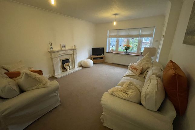 1, Lincoln Close, Ashton Under Lyne photo 5