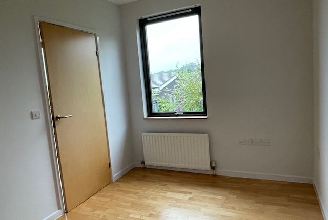 32, Marigold Avenue, Gateshead photo 3