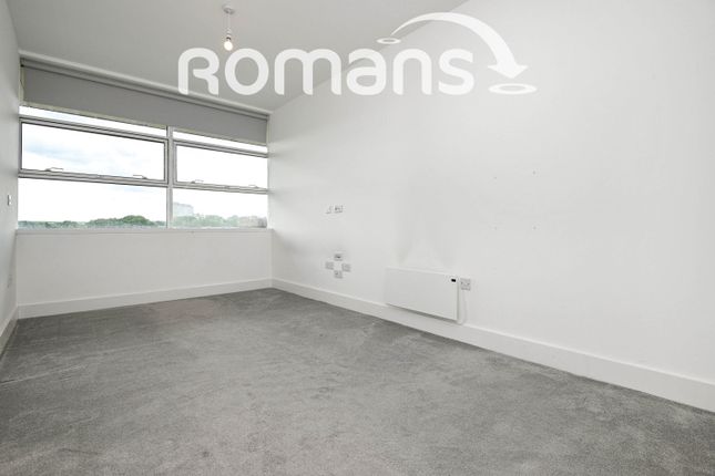 44, Compass Court, Cain Road photo 3