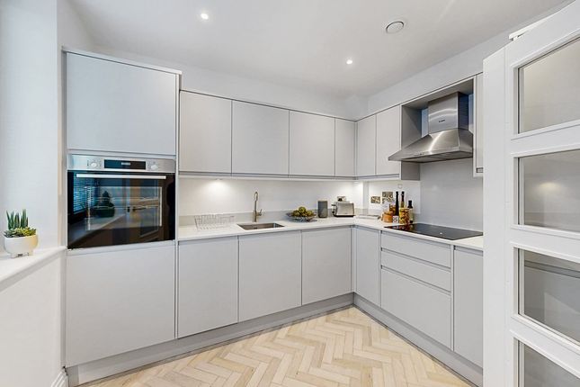 6, Overton Place, Stanmore photo 3