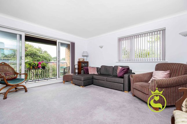 Thumbnail Flat for sale in West Cliff Road, Kingswood