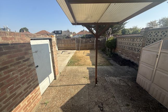 17, FAIRDALE GARDENS, HAYES photo 2