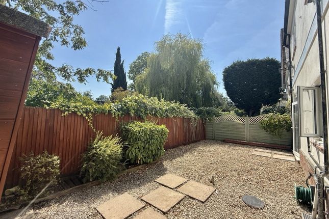 7, Quadrangle Mews, Stanmore photo 2