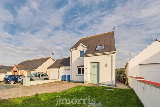26 Parc Loktudi, Fishguard photo 2