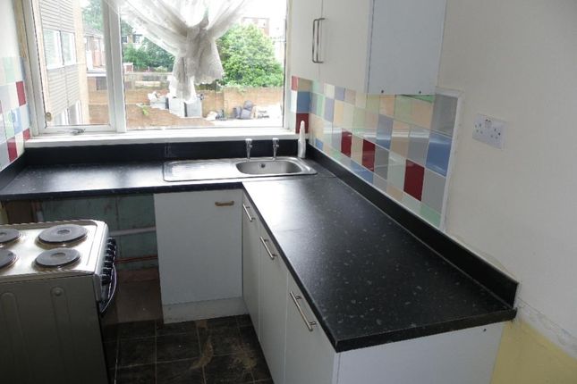 23, Compton Court, Coventry photo 4