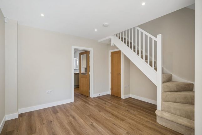9, Hillside Gardens, AMERSHAM photo 4