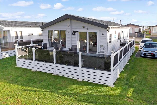 Thumbnail Mobile/park home for sale in Hythe Road, Dymchurch, Romney Marsh, Kent