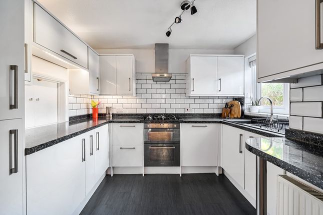10 Westmead, Woking photo 3