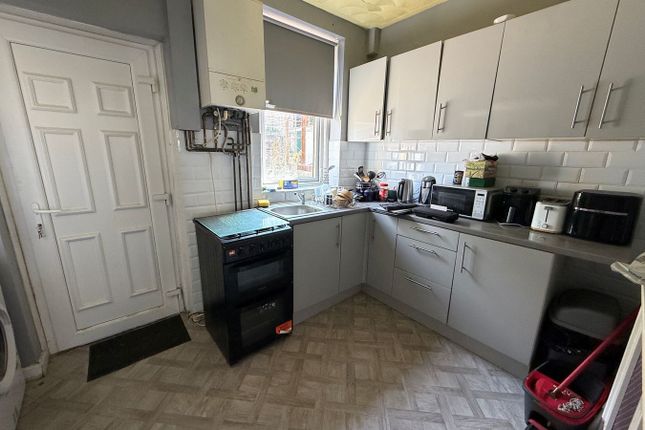 23, Mexborough Road, Bradford photo 4