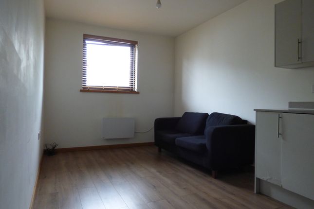 Flat 3, The Quadrant, Swindon photo 3