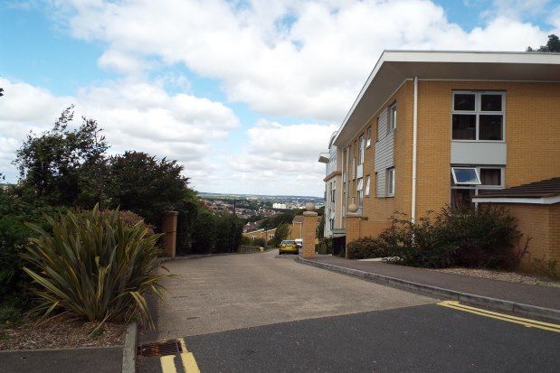 Thumbnail Flat to rent in Ward View, Chatham