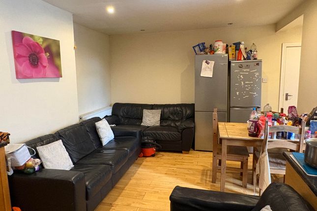 37, Heathside Road, Manchester photo 2