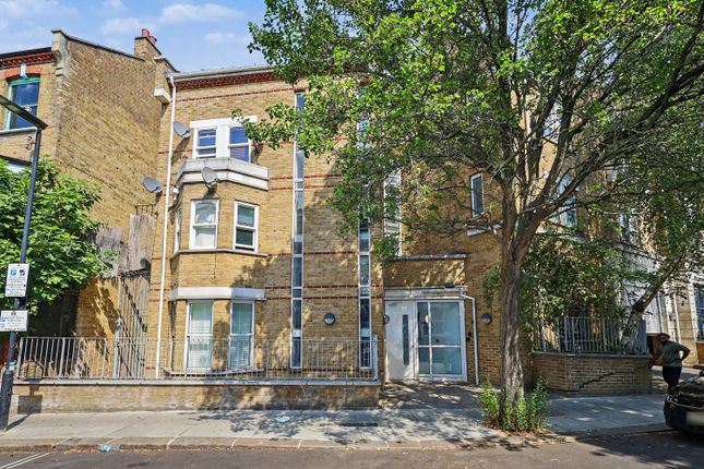 Studio flat on Flat 11,  22-24 Great Western Road, London, £250,000