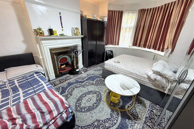 754 Hanworth Road, Whitton, HOUNSLOW photo 4
