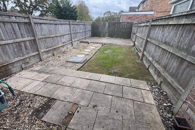 2, Alveston Close, Swindon photo 4
