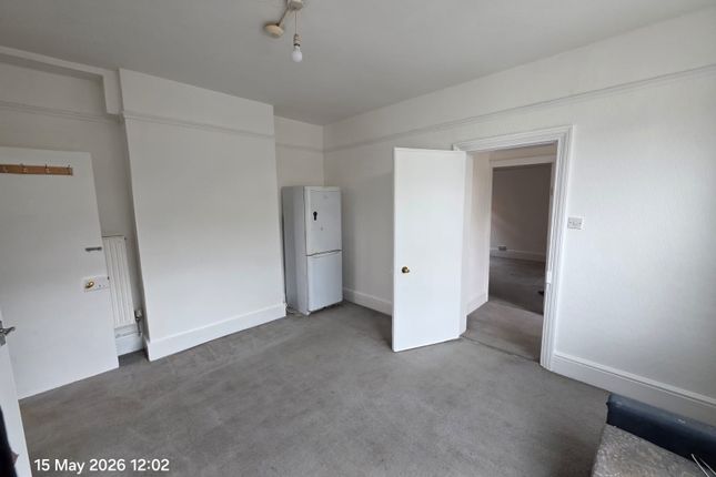 90 High Street South, East Ham photo 2